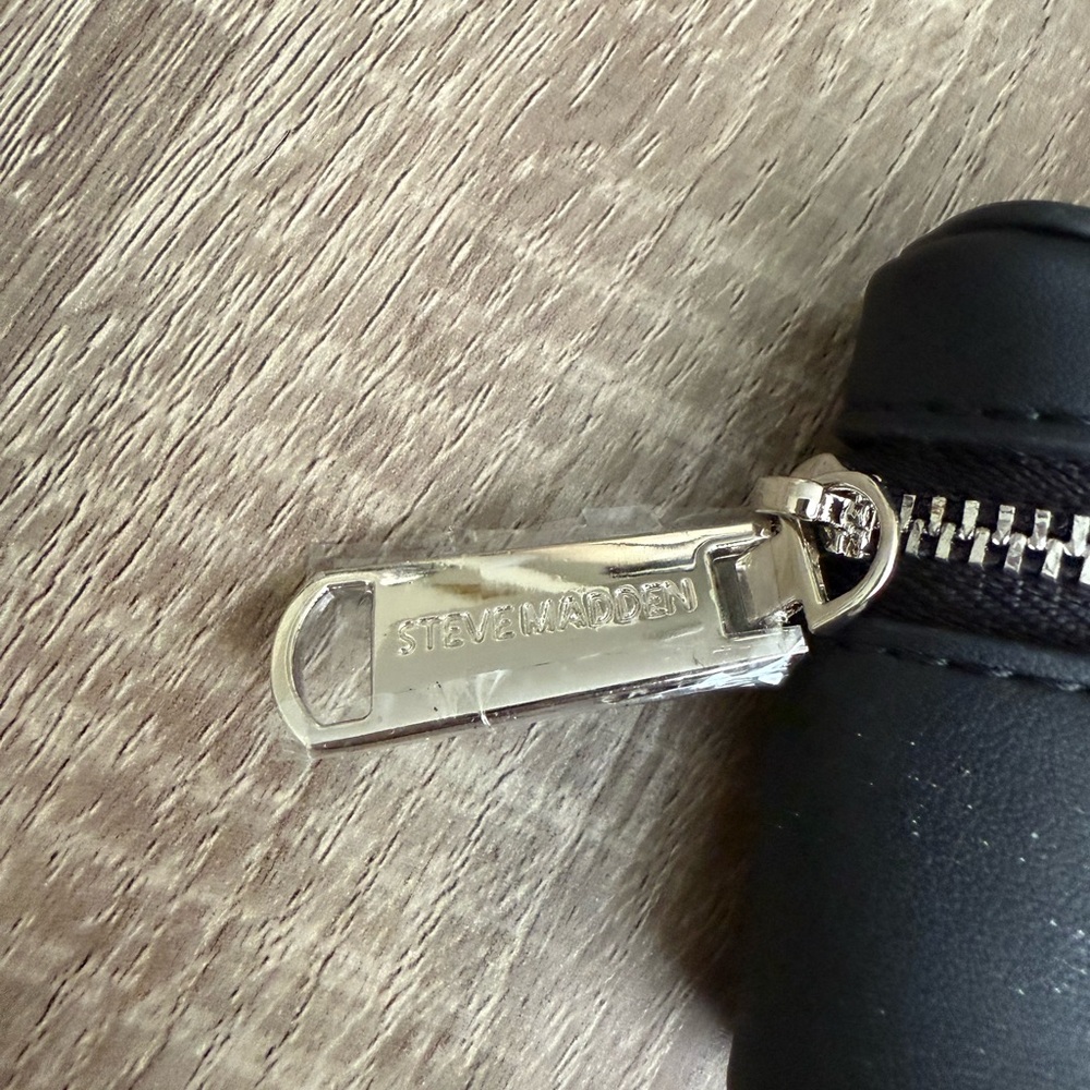 New Steve Madden mini coin purse - Picture 4 of 6